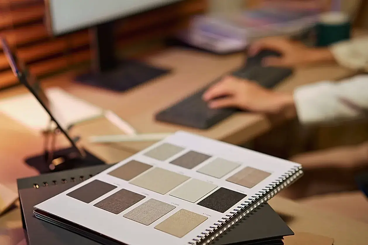 Küçük daireler için açık renk boya uygulaması örneği.