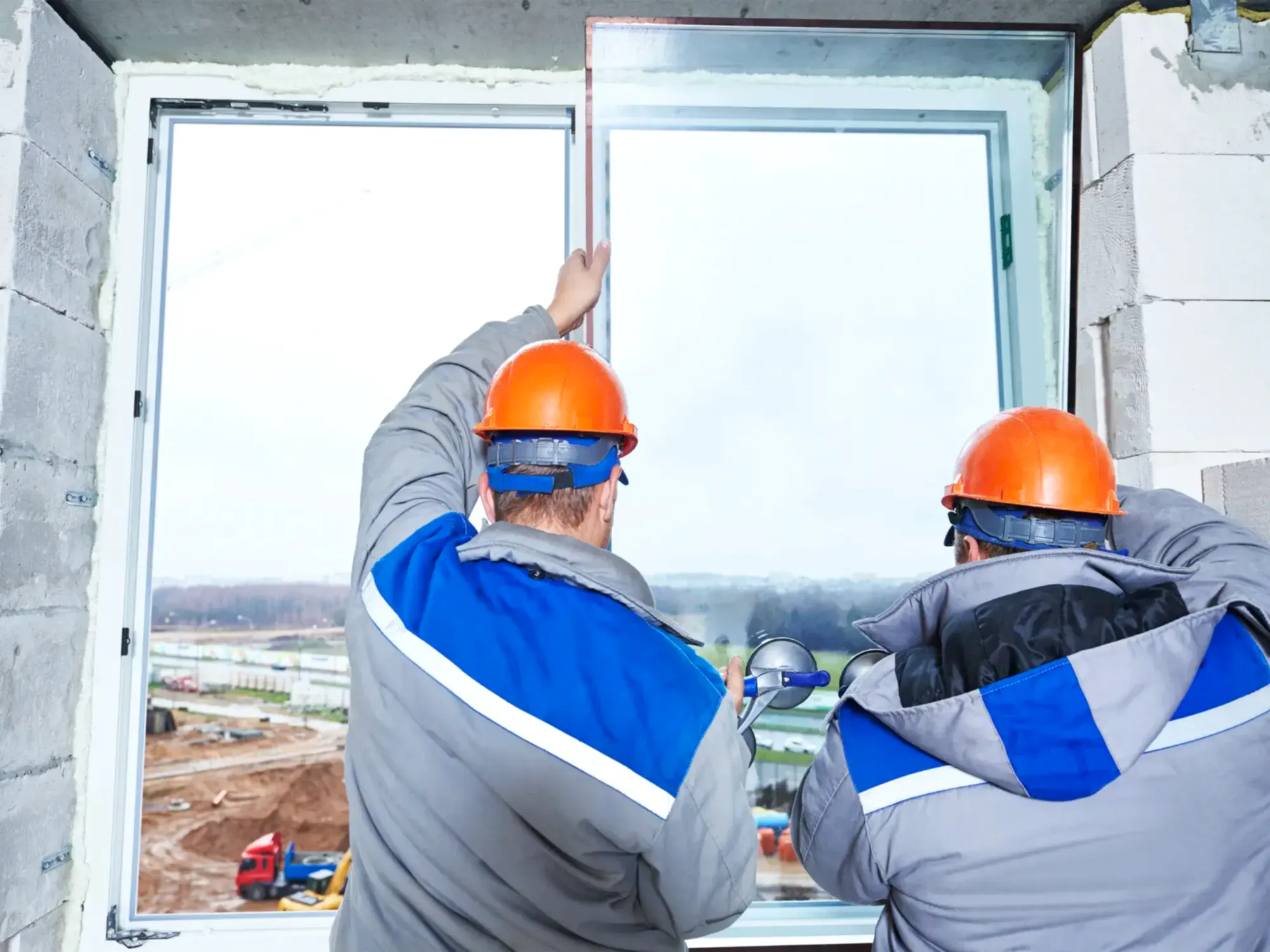 Tadilat kapsamında yenilenen Amerikan panel iç oda kapıları ve PVC pencere sistemleri.