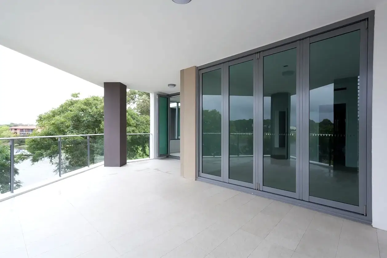 Teras ve kış bahçeleri için sürme cam balkon sistemleri